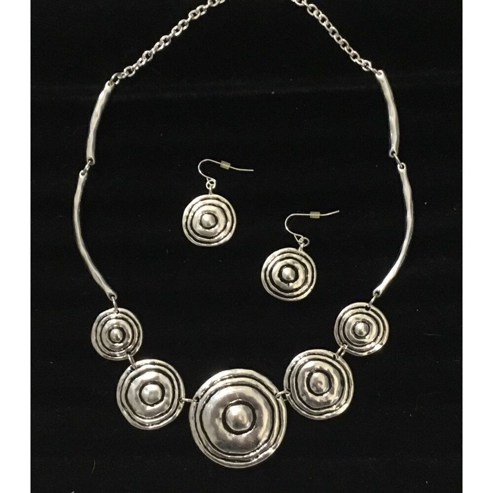 Silver Swirl Discs Necklace Earrings 19$